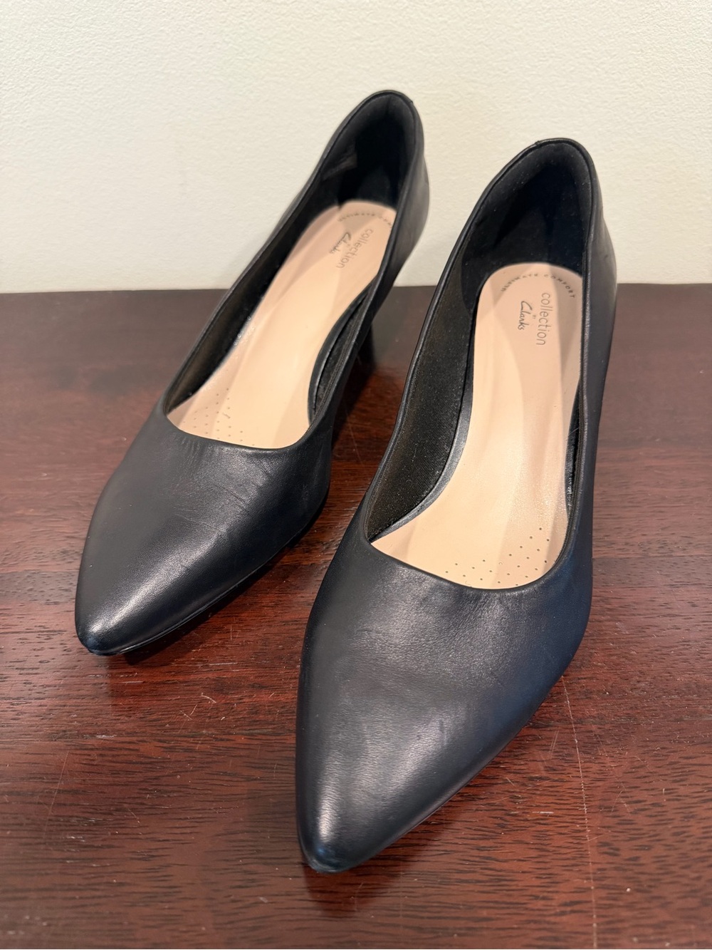 Clarks Black Leather Pointed-Toe Pumps